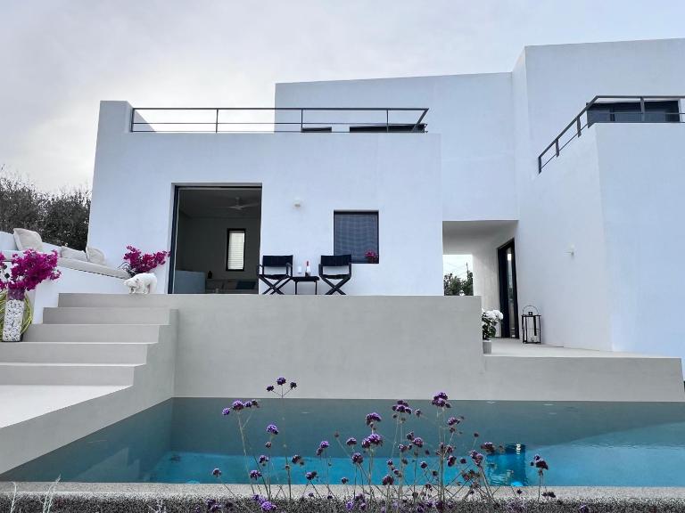Zelos GuestHouse Milos - B&B Pollonia