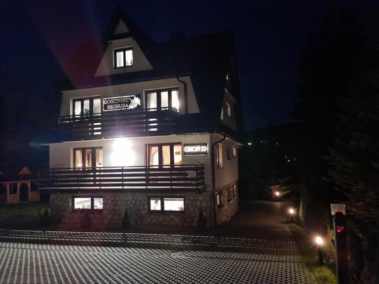 GOŚCINIEC SKORUSA cała willa na wyłączność - B&B Kościelisko