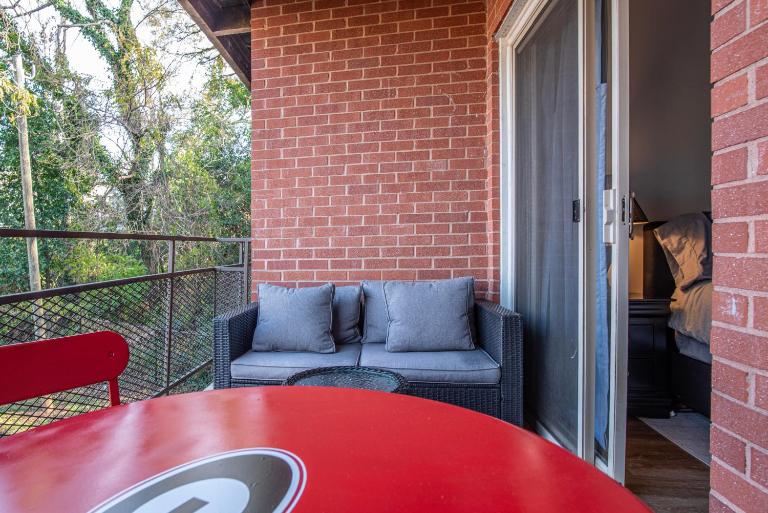 Classic City Getaway - Walk to Sanford Stadium - B&B Athens