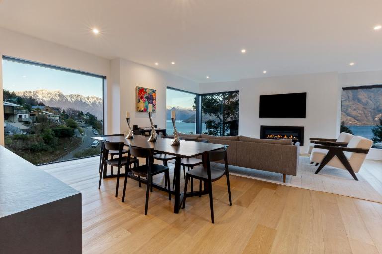 Remarkable Lakeview Escape - B&B Queenstown