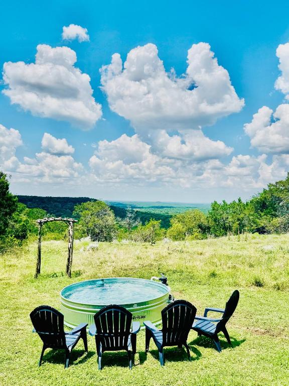 Cliffside Cabin @ High Hope Ranch Cowboy POOL! - B&B Glen Rose