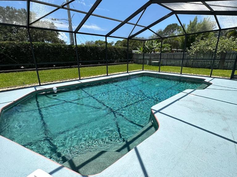 Light Sand with Heated POOL - B&B Largo