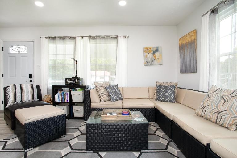 Cozy Corner Spacious Area Outdoor Lounges - Chambres d'hôtes Knoxville
