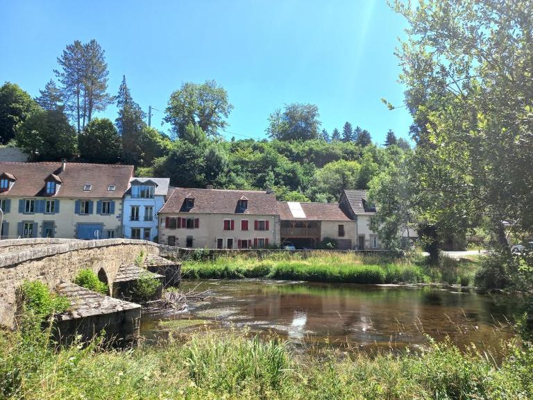 Maison au bord de la Creuse, vue sur le pont Roby - Chambres d'hôtes Felletin