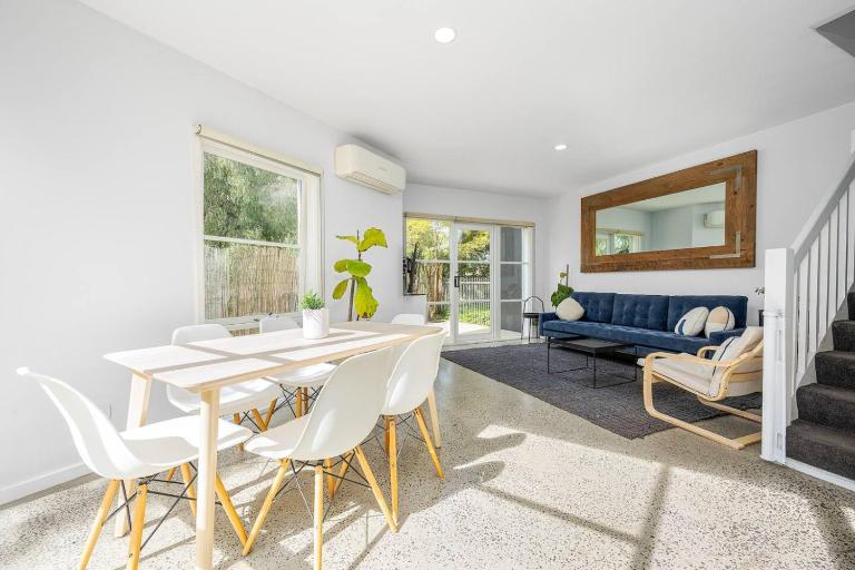 Leafy 3BR Kensington Escape with Park Views and Parking - B&B Melbourne