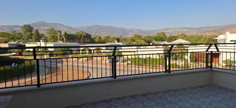 נוף הרים בדפנה - B&B Dafna