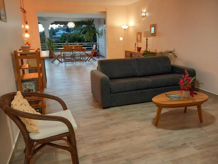 Terrasses ouvertes sur la mer - B&B Schoelcher