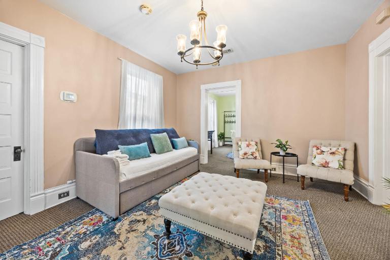 Charming Apartment in bustling Clifton & Crescent Hill - Ferienwohnung Louisville