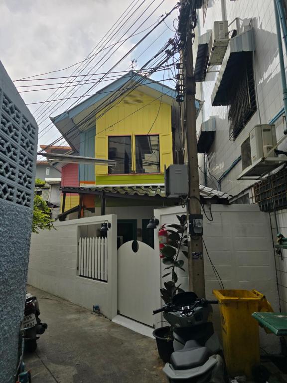 Carl and Ellie Home - Ferienwohnung Bangkok