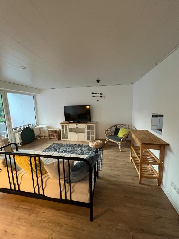 4 rooms Apartment with Lakeview, near VW & PowerCo &peaceful - Bed and Breakfast Salzgitter