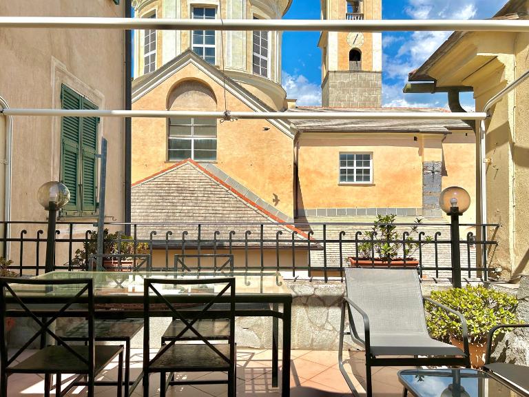 JOY Triolcale in centro con terrazza - B&B Chiavari