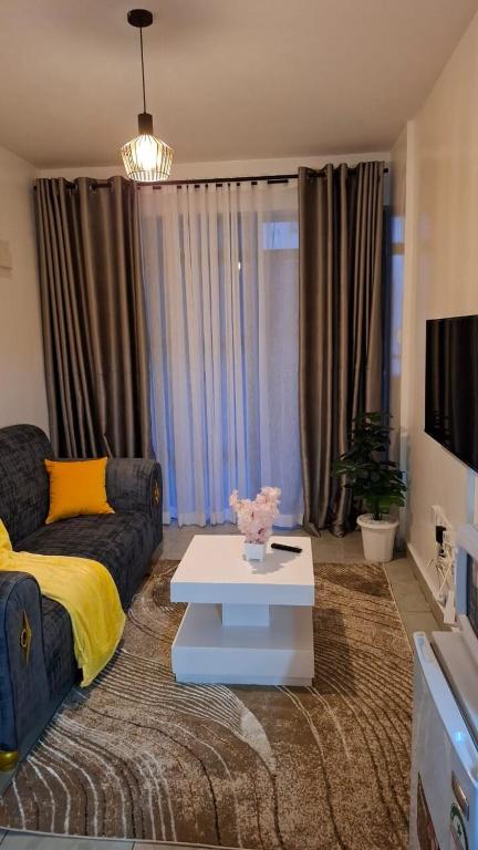 Stylish 1 bedroom 3 mins to TRM Mall Fast Wi-Fi Netflix Self Check-in - B&B Nairobi