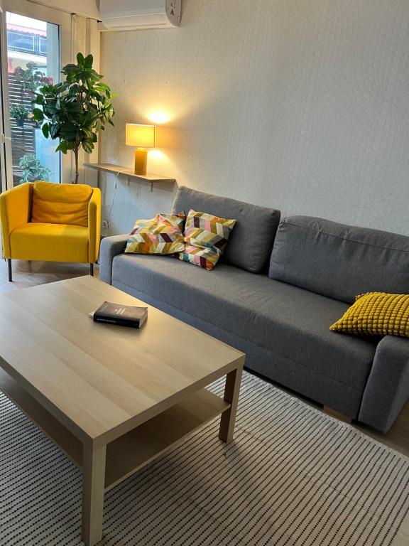 Bel appartement spacieux avec joli balcon arboré, calme, bien situé, centre ville - Ferienwohnung Nizza