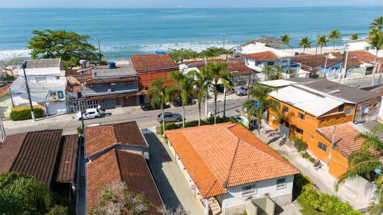 Casa Pé na areia Cocanha - B&B Caraguatatuba