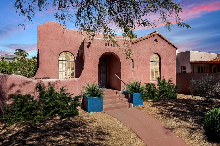 Historic 3BD 2BA Tucson Bungalow, Steps to UofA - B&B Tucson