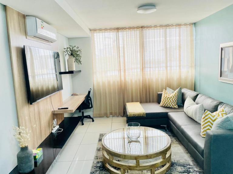 Stylish Comfortable 2 bedroom apartment in the Heart of Windhoek - B&B Windhoek