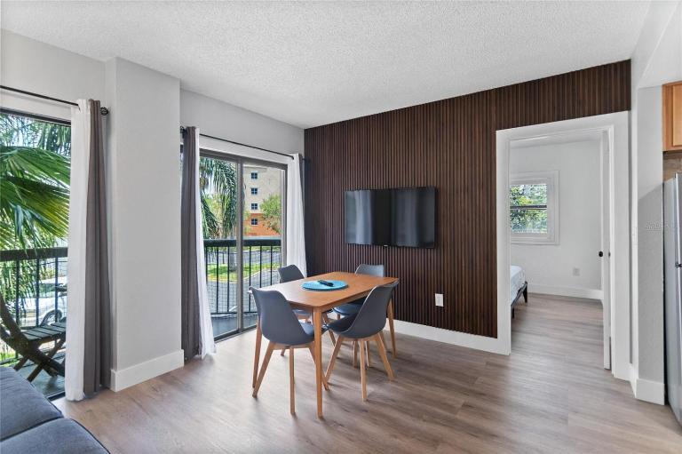 JS Luxury Vacation - Bed and Breakfast Orlando