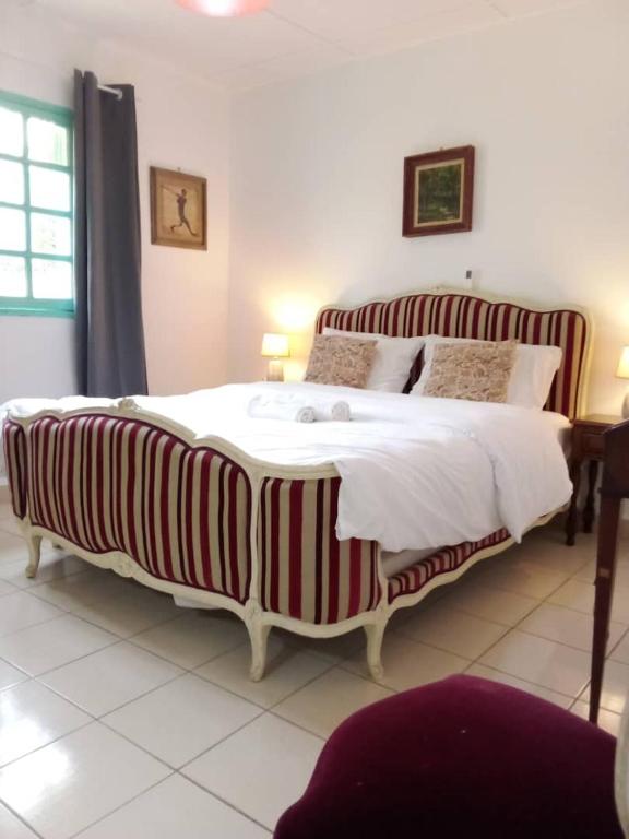La Villa des Pins - Provence 4 ch - Angondje - Bed and Breakfast Libreville