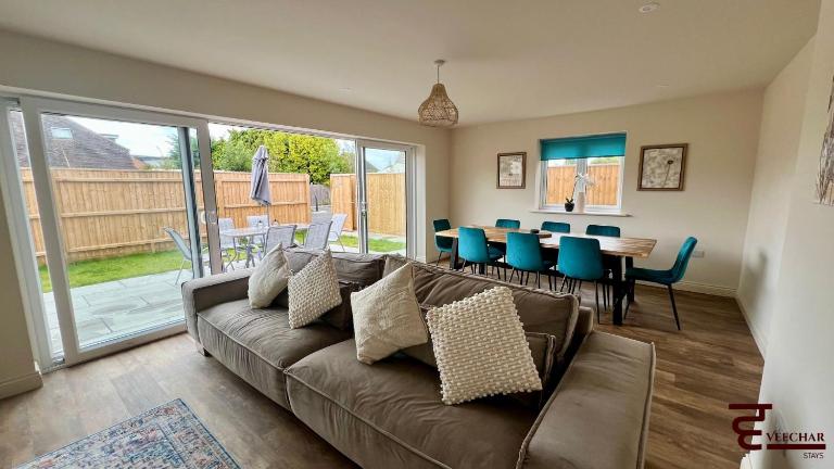 Spacious 4BR Home New Forest-Parking & Pet Friendly - B&B Lymington