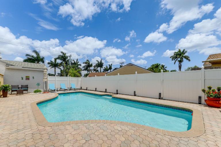Screened Patio + Pool: Work Remote in Boca Raton! - Bed and Breakfast Boca Raton