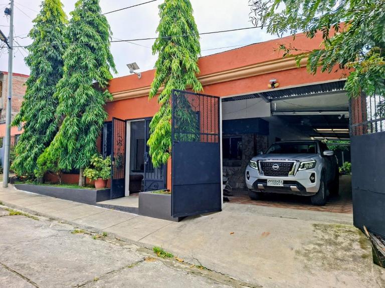 Casa Isabella 54 Enjoy with family and friends - B&B Matagalpa