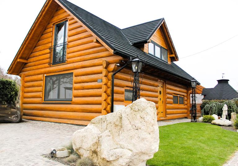 H25 Vendégház - Bed and Breakfast Sóskút
