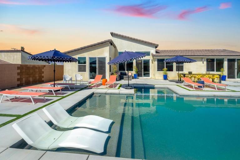 Desert Picasso! Pool, Spa, Games, Mountain Views - Ferienwohnung Desert Hot Springs