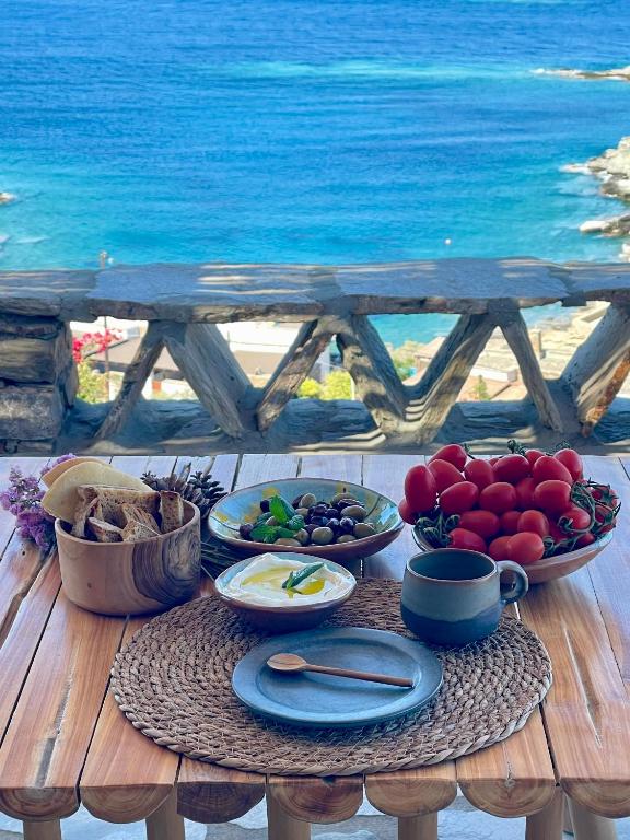 Tzia Blue - B&B Koundouros