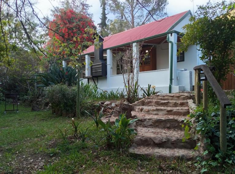 Lalapanzi Guest Cottage - Off-Grid Comfort - B&B Boplaas