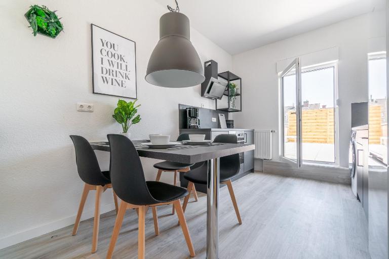 Workers Home W136 l 2 Schlafzimmer für 4 Personen - B&B Dinslaken