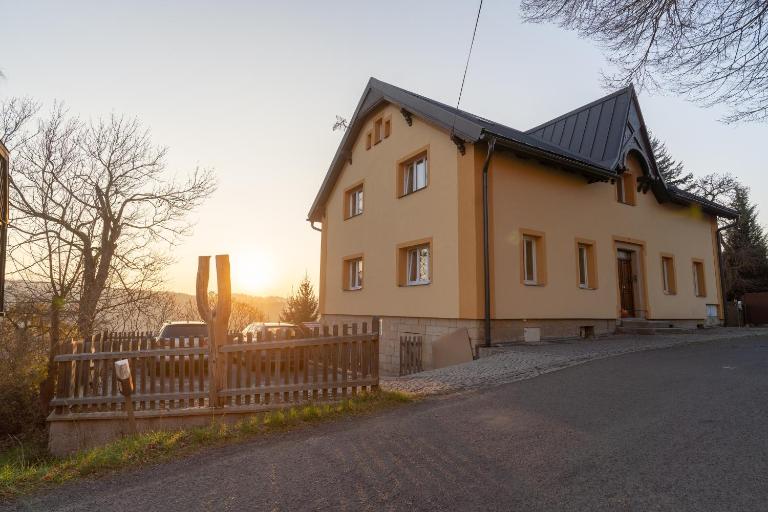 Apartmány Petra - Ferienwohnung Hřensko