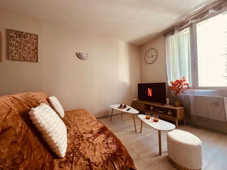 Studio de 30 m2 centre-ville NARBONNE - Bed and Breakfast Narbonne