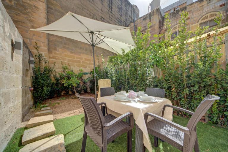 Casa Elena - Garden & Office - 1 Min to Sea - B&B Sliema