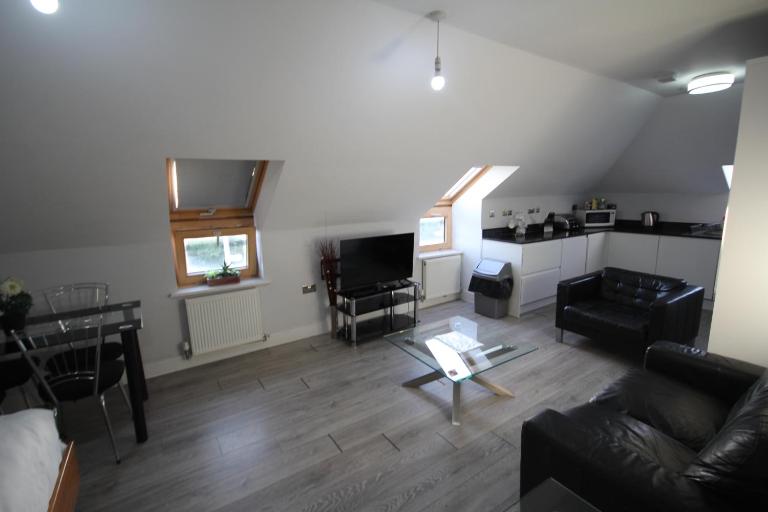 Holden Court Apartments - Apt 6 - Bed and Breakfast West Drayton