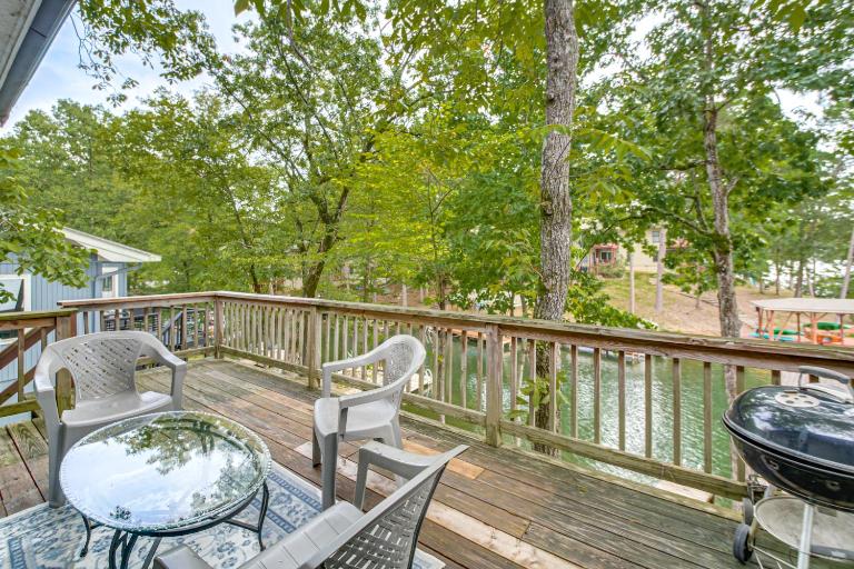 Lake Desoto Townhome: Swim Dock, Pets Welcome! - B&B Hot Springs