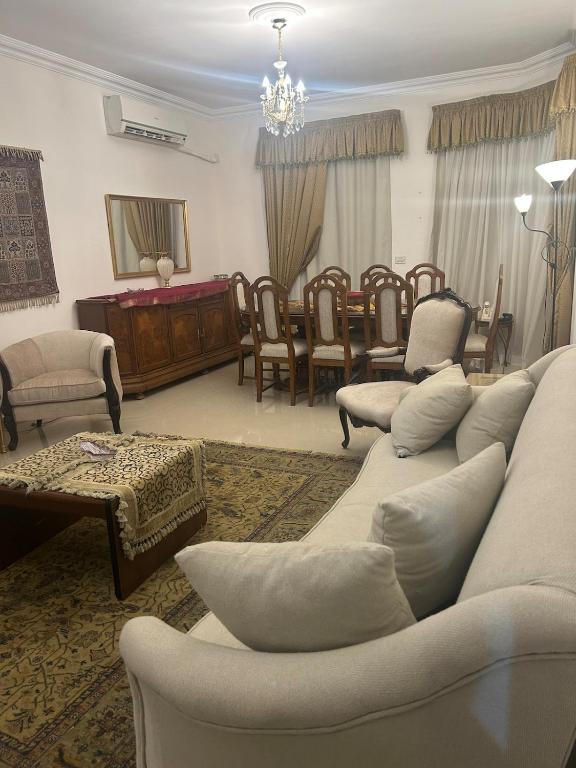 Experience Authentic Egyptian Living Near AUC - B&B Cairo