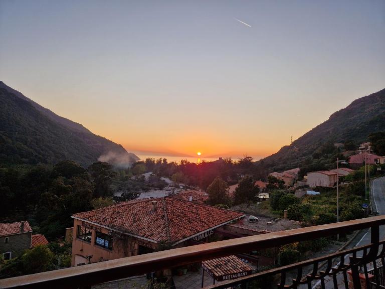 T2 vue mer & montagne terrasse Porto-Ota - Ferienwohnung Bertaud