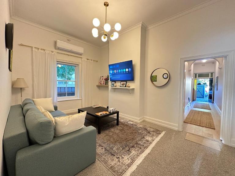 Charming 2BR Cottage in City Fringe Norwood - Chambres d'hôtes Rosa Brook