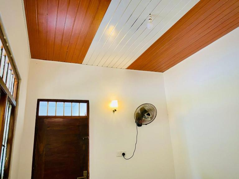 Kavee Waves Hiriketiya - Chambres d'hôtes Dikwella