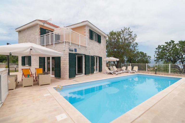 Dinoti Villas - Chambres d'hôtes Škrip