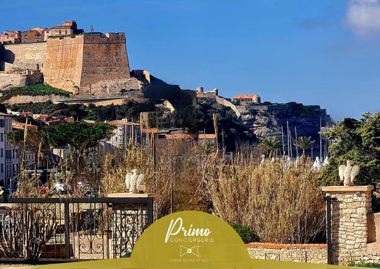 Appartement Kallisté, Logements avec vue citadelle de Bonifacio - Ferienwohnung Bonifacio