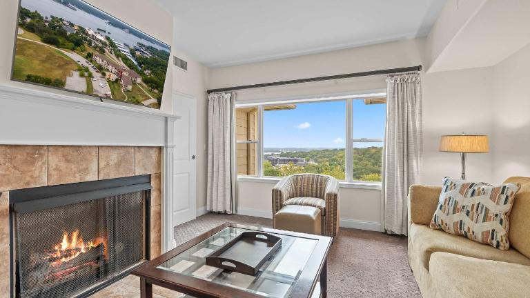 Avila Serenity Suites - For 6 - B&B Lake Ozark