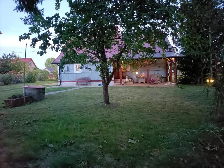 Duży pokój w domu na wsi u Kasi HAJNÓWKA BIAŁOWIEŻA gospodyni mieszka sama w domu - Ferienwohnung Stare Berezowo