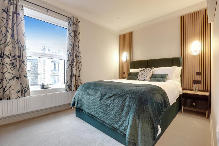 Luxury 2 Bed House in Lindley Huddersfield 2 mins from HRI 5 mins from Town Centre and M62 - B&B Lindley