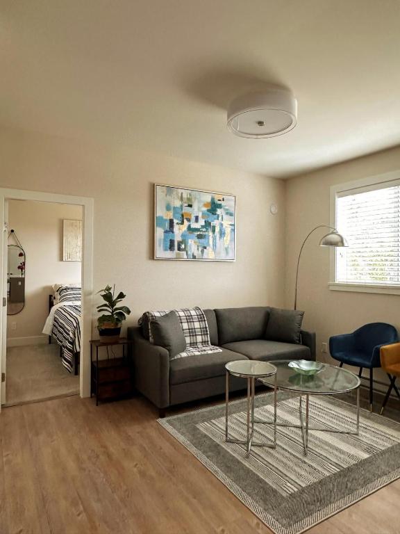 Oceana Retreat Cozy 1BR with Outdoor Oasis - Chambres d'hôtes Victoria
