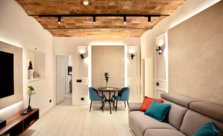 Boutique Apartment Steps from Colosseum - Ferienwohnung Rom