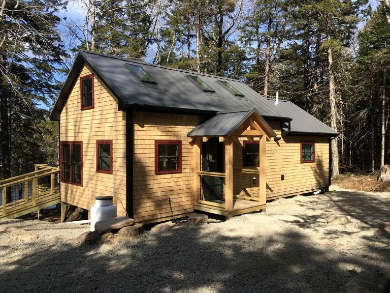 Secluded, Dog-Friendly Lakefront Cabin on Pristine Lake, Maine, for Wonderfully Romantic Getaways to Nature - B&B Marshfield