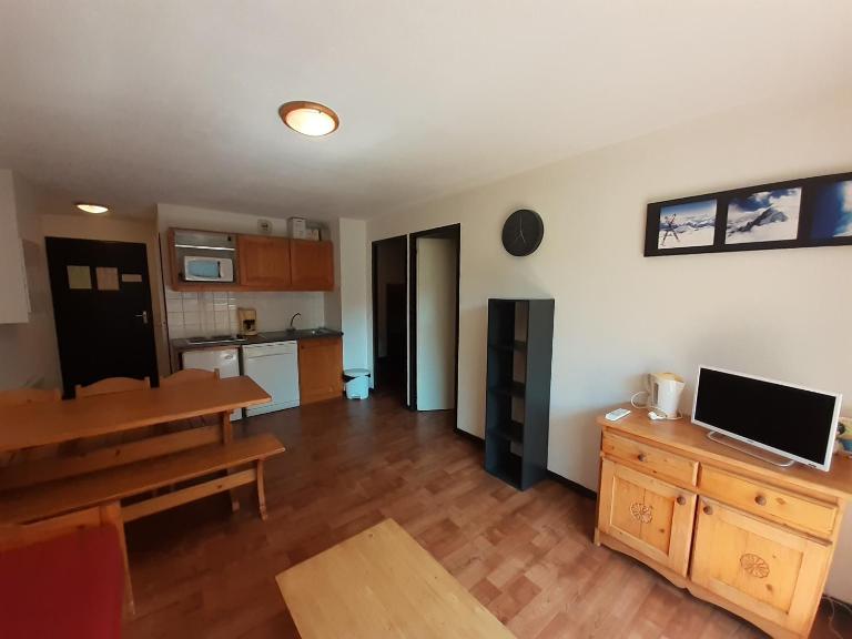 Appartement 2 pièces + cabine à Valfréjus, proche des télésièges, balcon, 6 pers, animaux admis - FR-1-561-20 - Chambres d'hôtes Valfrejus