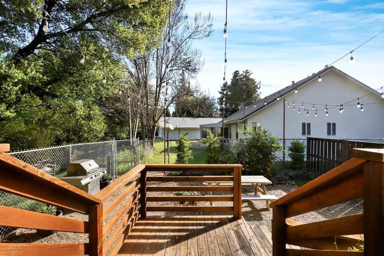 Inspiring Cottage Rental for a Vacation in California Wine Country - B&B Lockeford