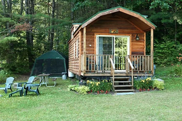 Deluxe Vacation Cabin Rentals in the Adirondacks near Saratoga Springs, New York - Chambres d'hôtes Corinth